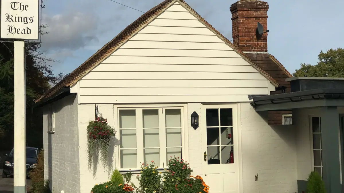 Kings Head Coffee Shop – patisserie in Holmbury St Mary, Dorking